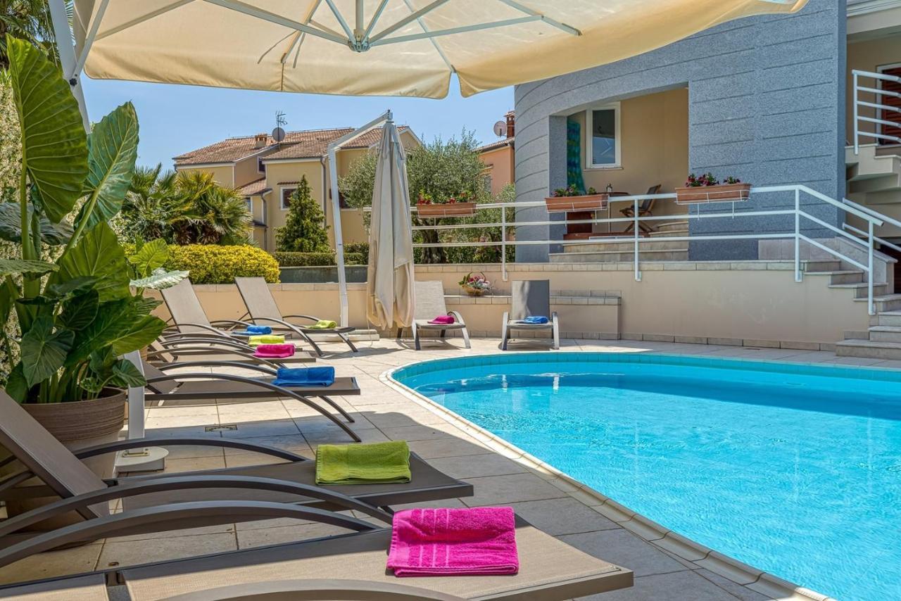 Apartment Complex Irena With Pool Poreč Exterior foto