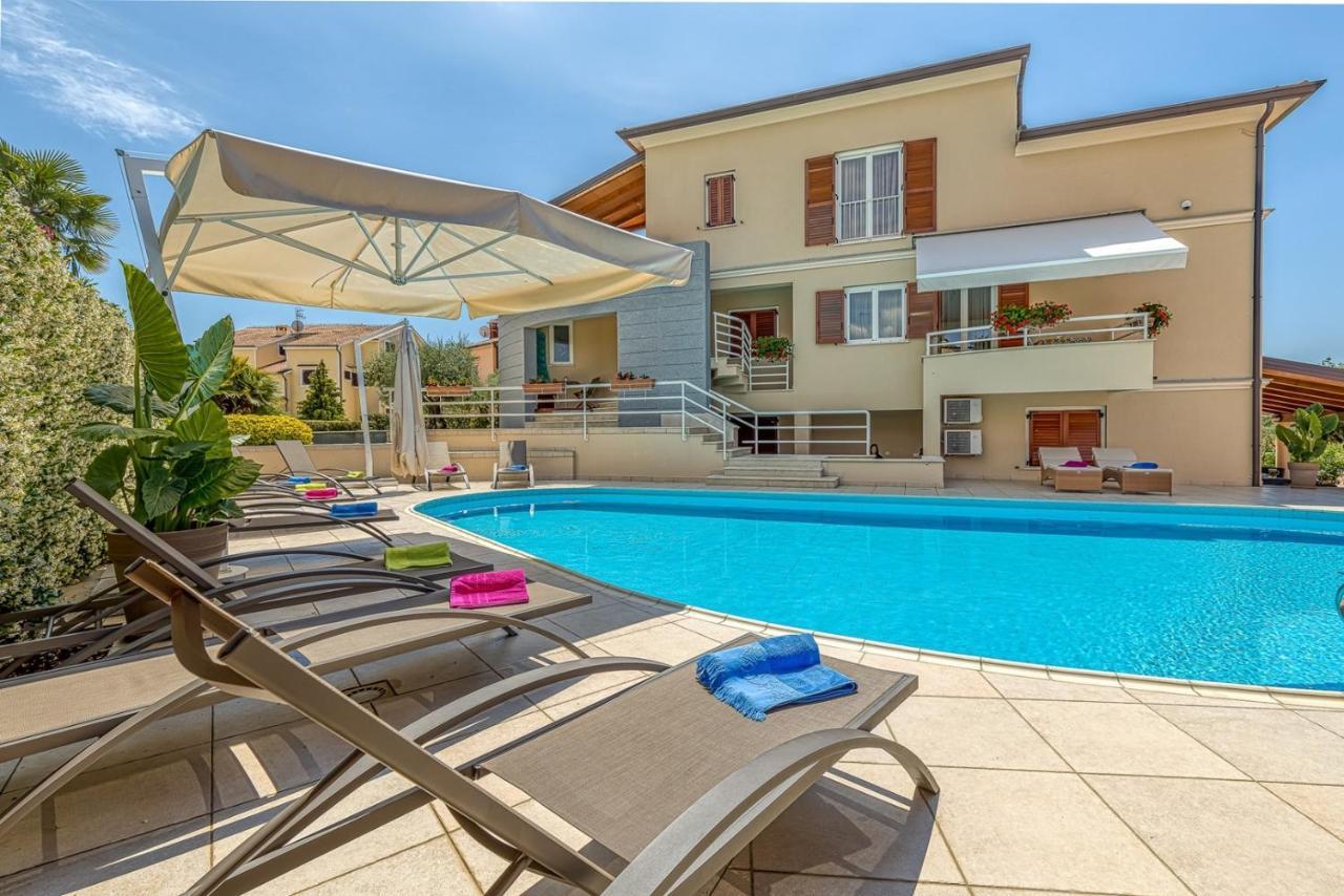 Apartment Complex Irena With Pool Poreč Exterior foto