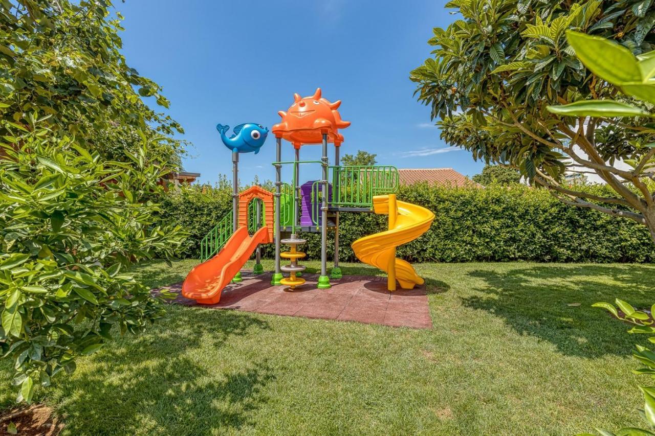 Apartment Complex Irena With Pool Poreč Exterior foto
