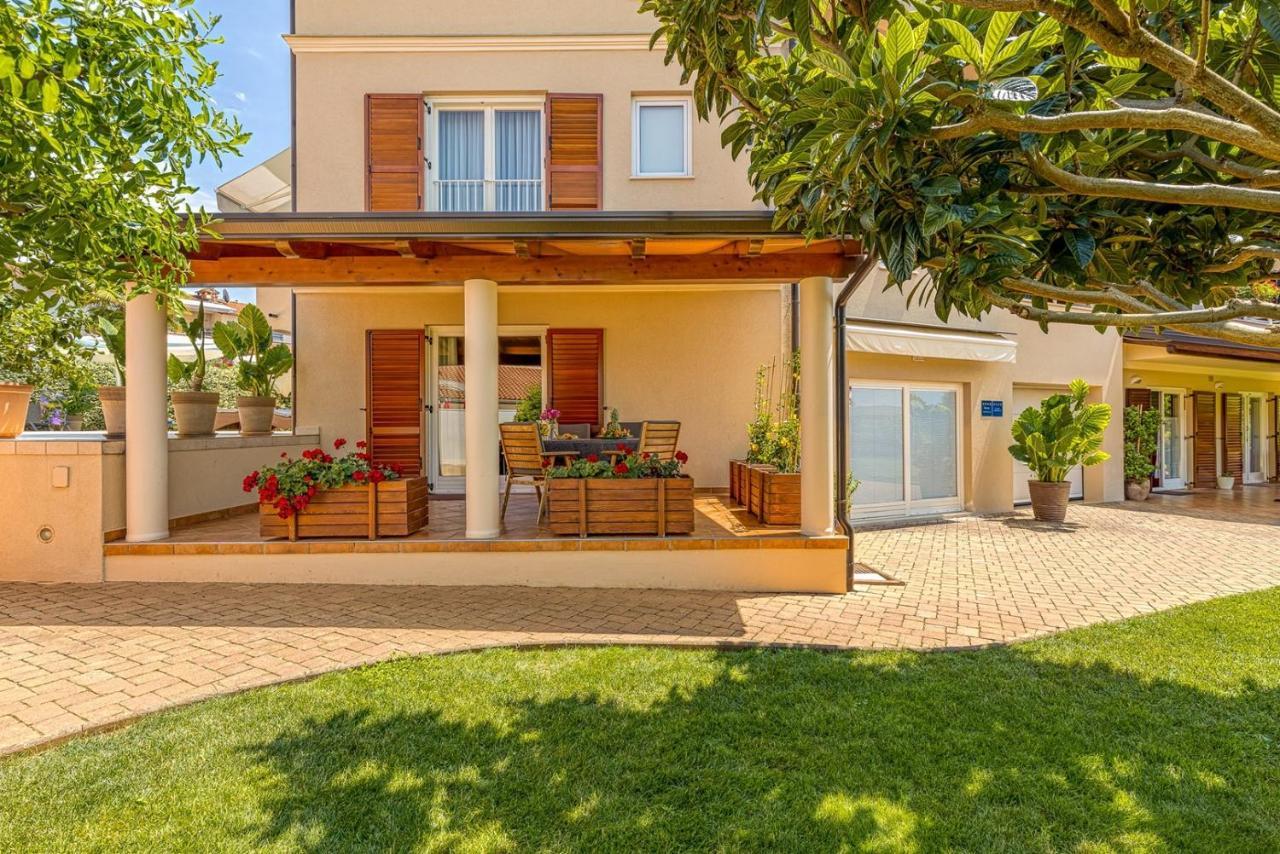 Apartment Complex Irena With Pool Poreč Exterior foto
