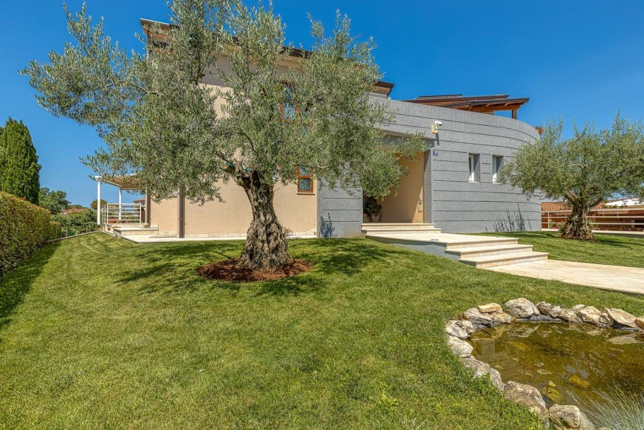 Apartment Complex Irena With Pool Poreč Exterior foto