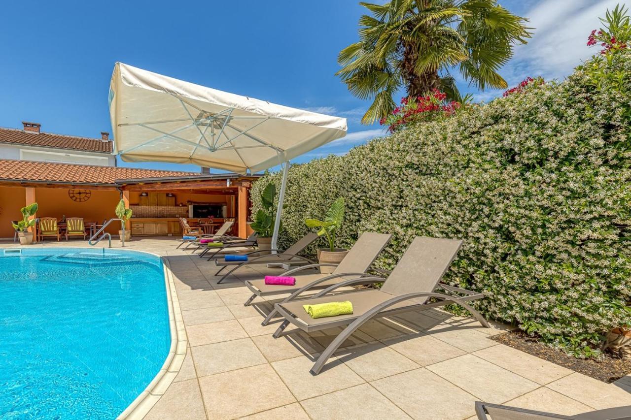 Apartment Complex Irena With Pool Poreč Exterior foto